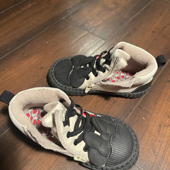 Zara girls Mickey and Minnie sneakers - Picture 6 of 6